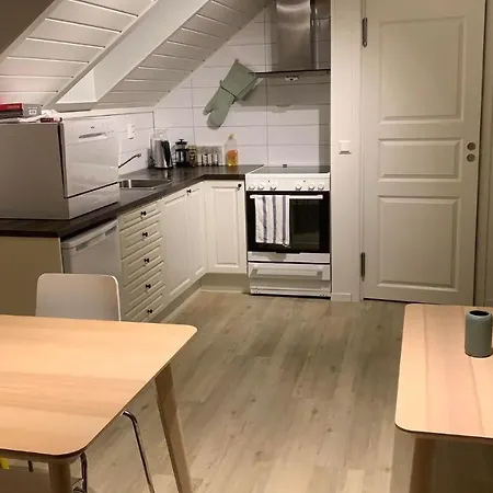 Bright And Cozy 1.5km From Centre Apartment *